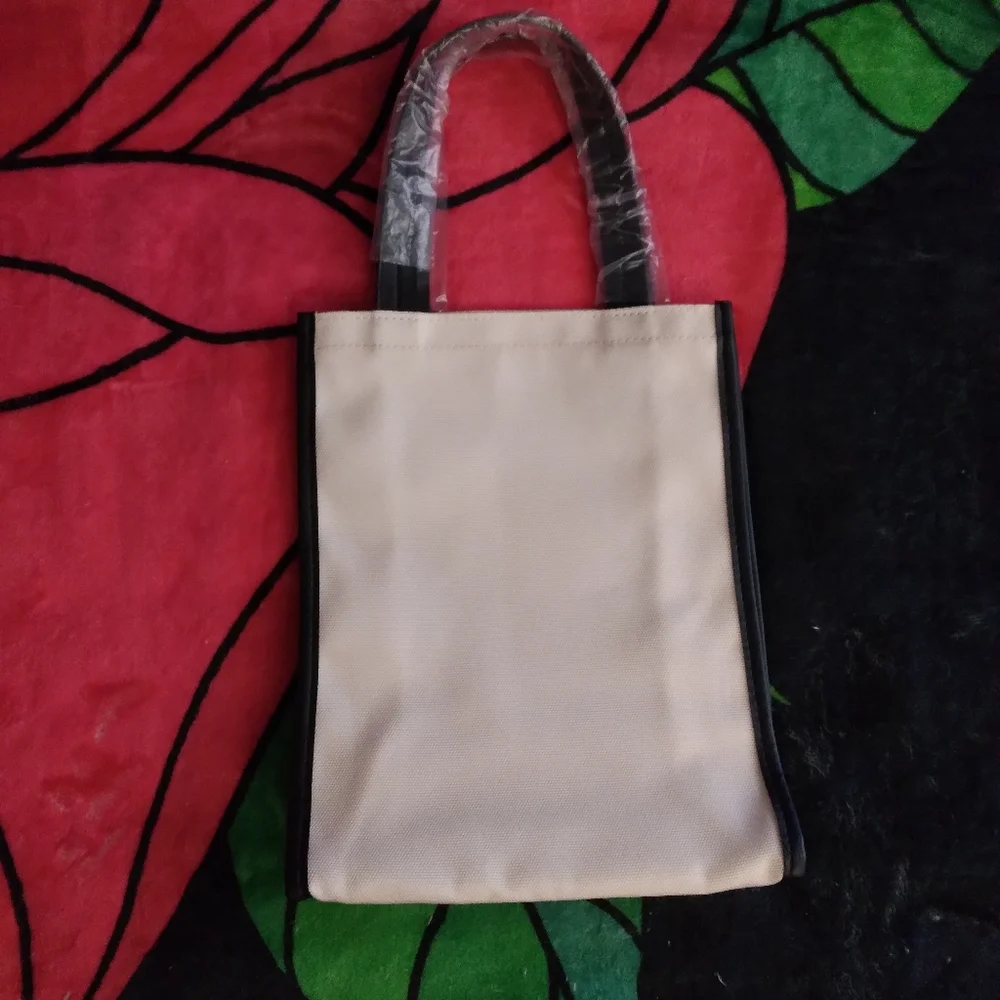 SHISEIDO small makeup gift bag